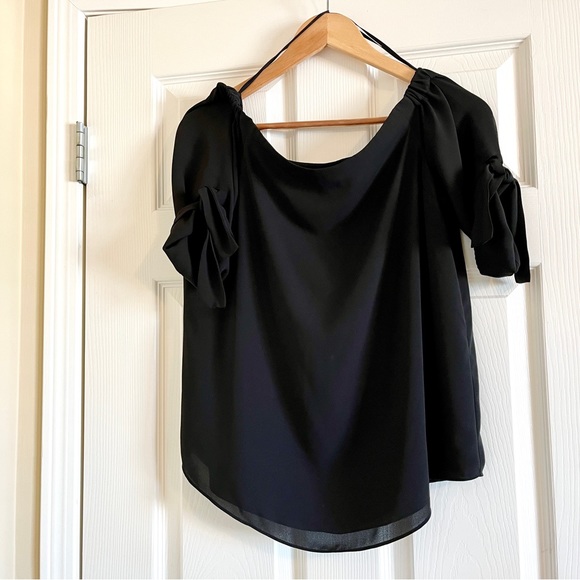 Aritzia Babaton Malik Blouse - Picture 2 of 6